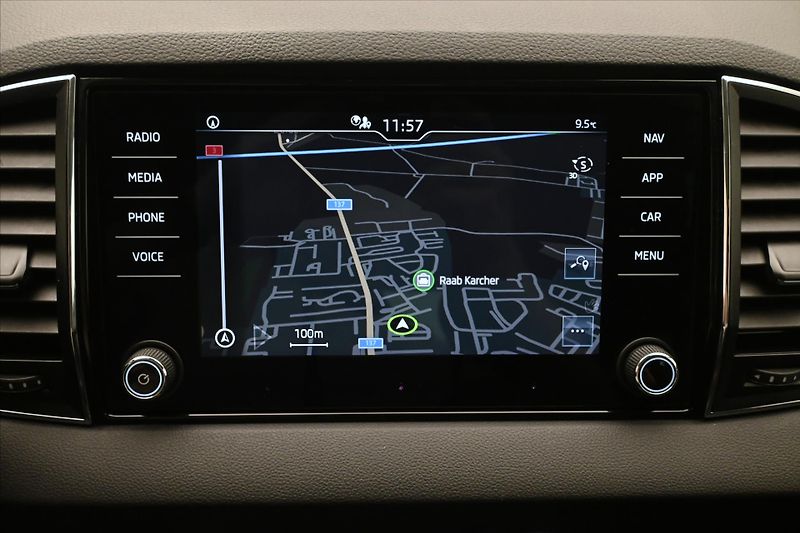Škoda Karoq 2,0 TDI 110 kW DSG 4X4 TOUR Zá - fotka 20 z 33