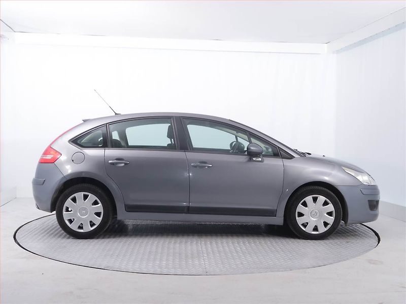 Citroën C4 (2010) 1.4 16V, po STK, levný provoz - fotka 6 z 15