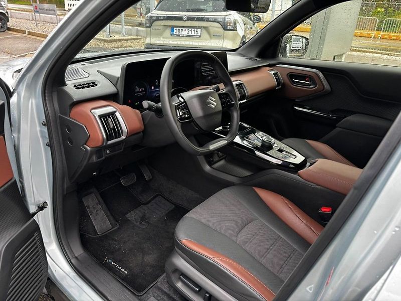 Suzuki e VITARA Elegance 61 kWh - fotka 12 z 14