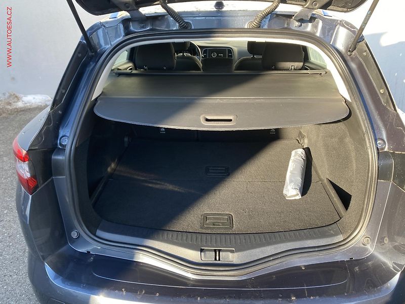 Renault Mégane (2020) 1.3 TCe, TZ, navi, kamera - fotka 7 z 17