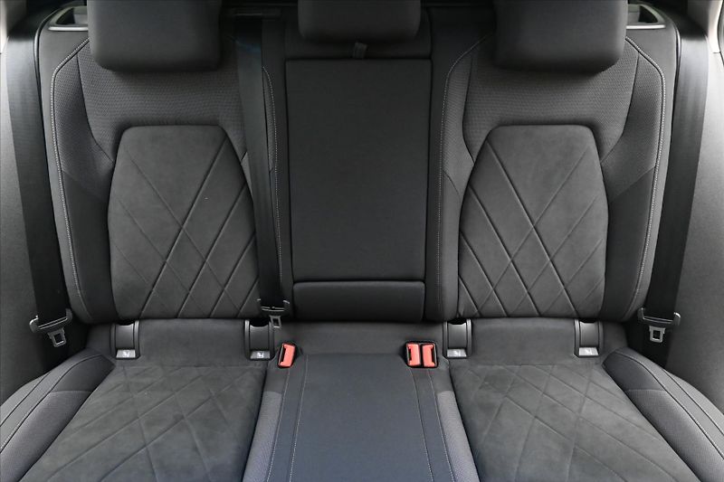 Volkswagen Golf 2,0 TDI 110 kW Life Záruka až - fotka 28 z 32
