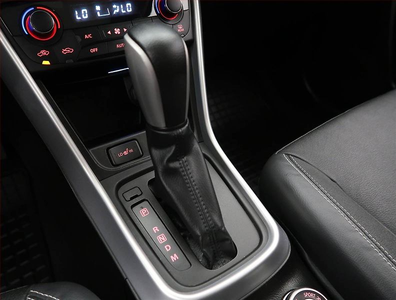 Suzuki SX4 S-Cross (2019) Elegance 1.4 BoosterJet, 4X4 - fotka 13 z 23