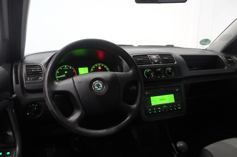 Škoda Fabia (2008) 1.2 44kW Klimatizace - fotka 28 z 29