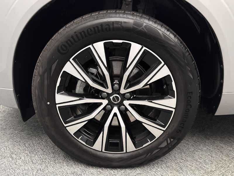Volvo XC60 B5 AWD PLUS DARK CZ 1.maj - fotka 44 z 44