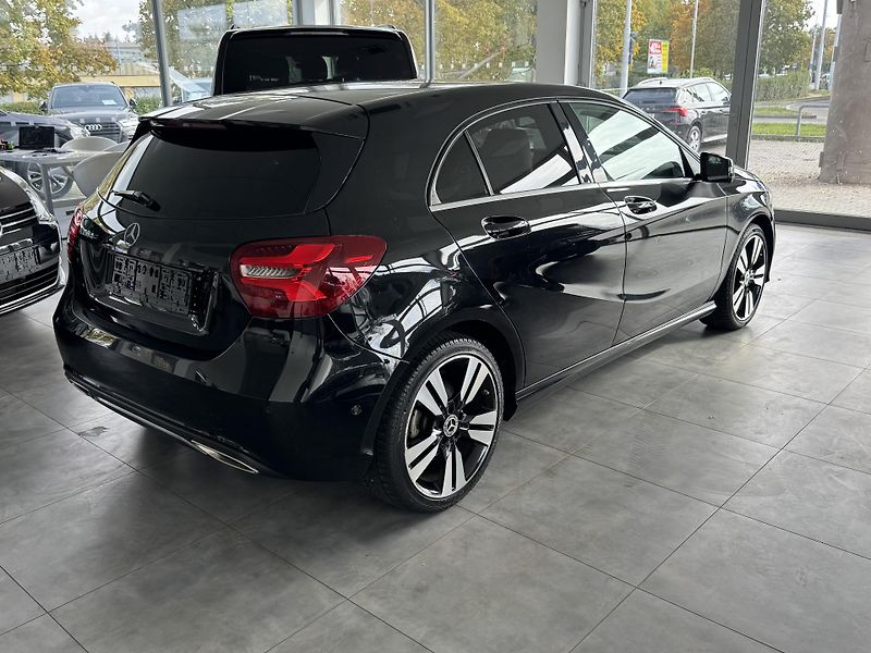 Mercedes-Benz Třídy A (2018) A180d NAVIGACE LED KAMERA - fotka 7 z 27