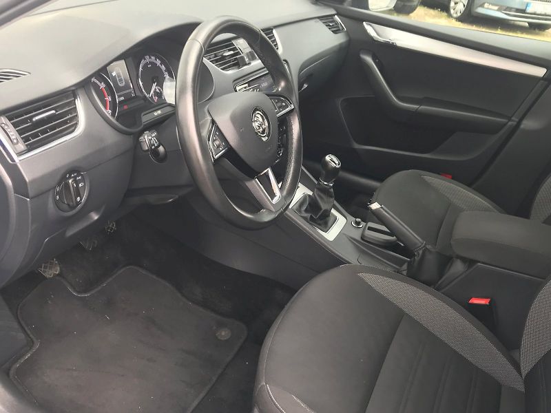 Škoda Octavia (2019) Ambition 1,5 TSI - fotka 6 z 25