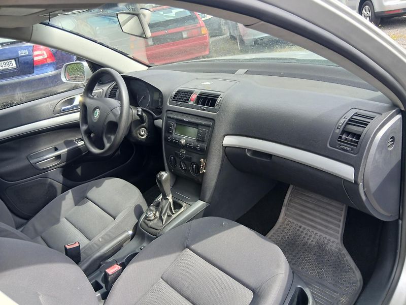 Škoda Octavia 1.9 TDI, nová STK - fotka 24 z 27