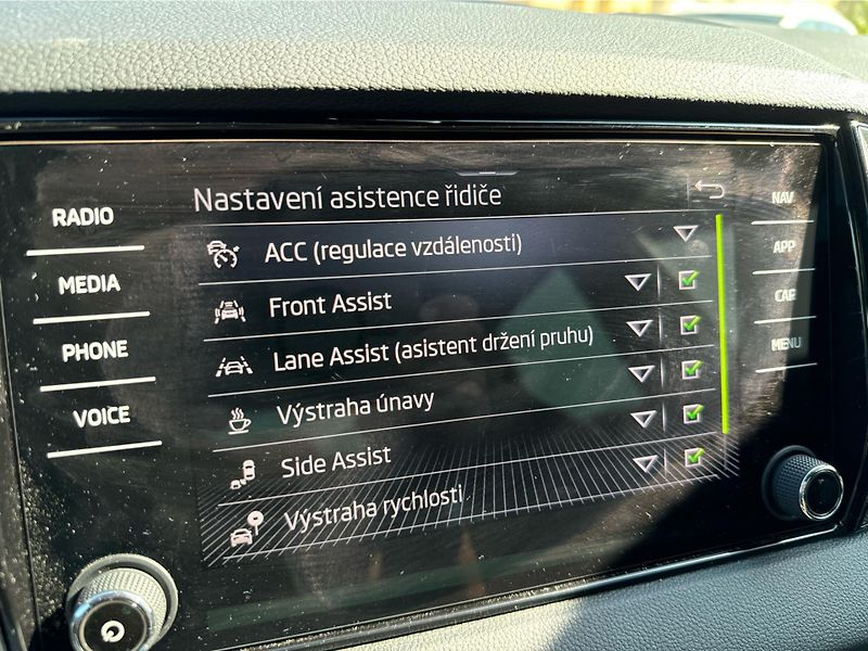 Škoda Karoq Sportline 2,0 TDI 110 kW 7-stu - fotka 23 z 24