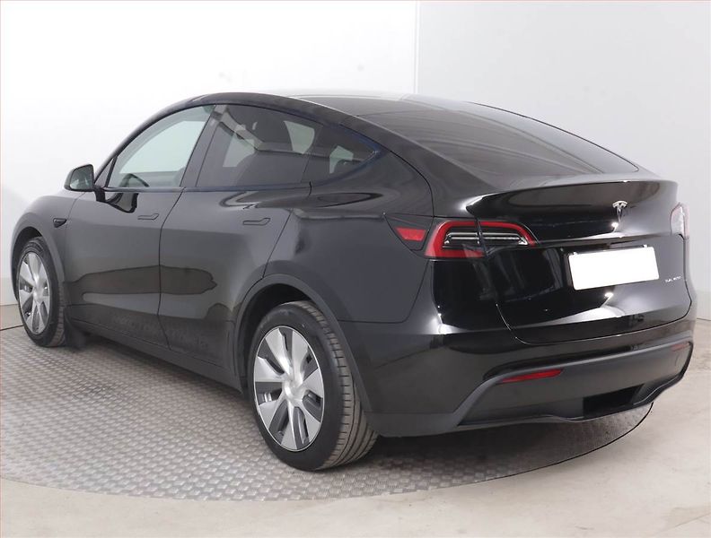 Tesla Model Y (2023) Long Range AWD 79kWh, SoH 92% - fotka 4 z 22
