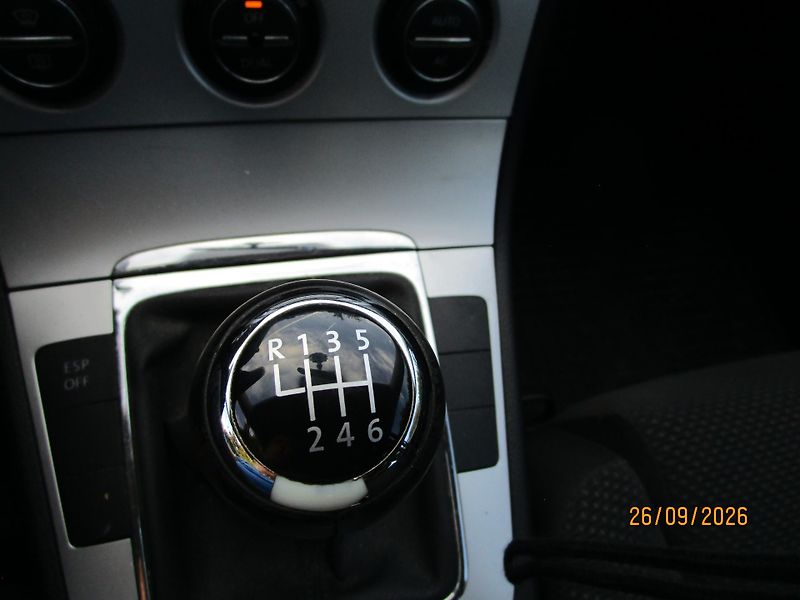 Volkswagen Passat (2008) 2,0 tdi comfort - fotka 14 z 23
