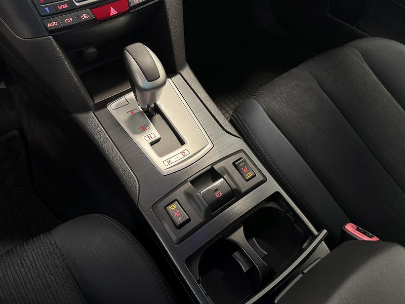 Subaru Outback 2.0D Comfort Cross Line CVT,CZ - fotka 29 z 50