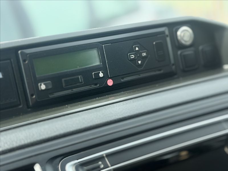 Volkswagen Transporter 2,0 TDI 110kW 6MÍST KLIMA DPH - fotka 12 z 27