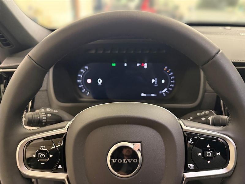Volvo XC90 (2026) 2,0 XC90B5 Black Edition 3624 - fotka 8 z 15