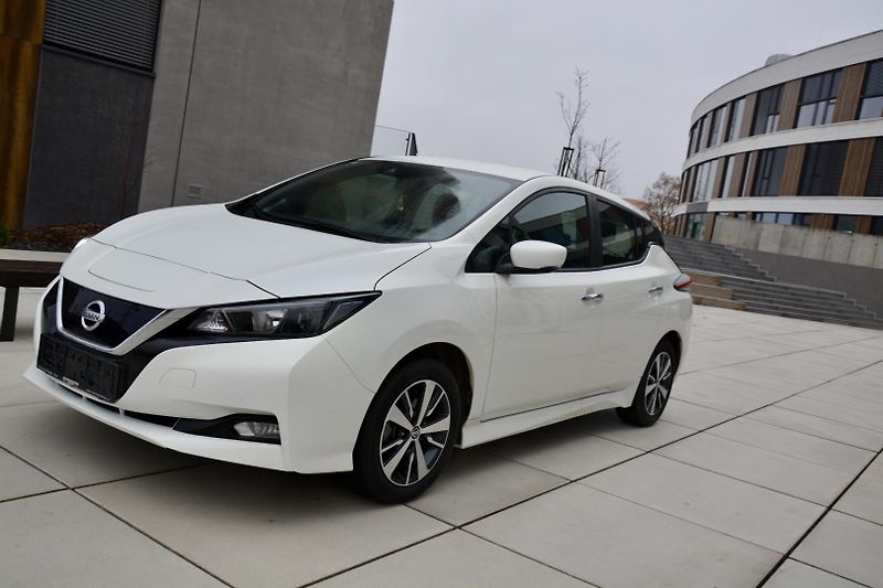 Nissan Leaf (2020) Acenta 110KW 1 MAJITEL KAMERA  - fotka 12 z 40