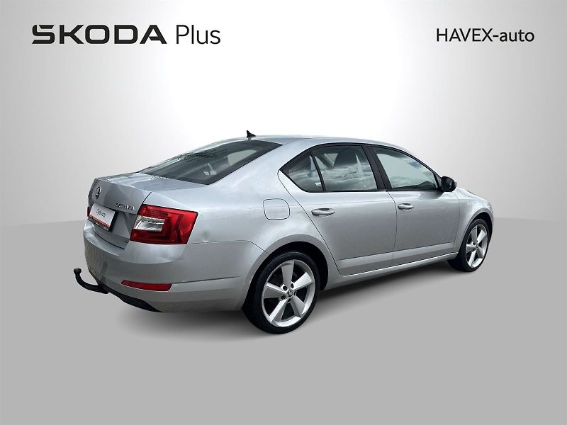 Škoda Octavia (2013) 2.0 TDI CR DPF Elegance - fotka 2 z 29