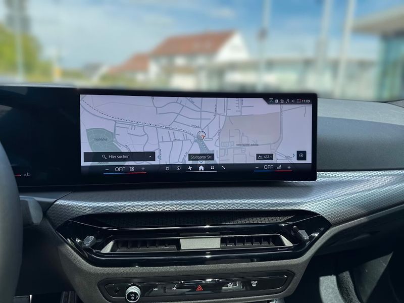 BMW Řada 3 330i xDrive M-Sport Šíbr Inno - fotka 9 z 11