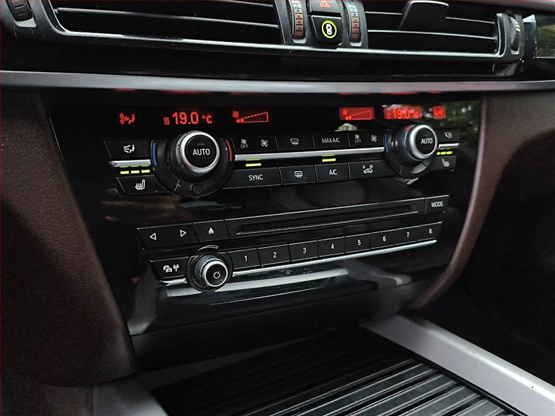 BMW X5 (2015) xDrive30d, 4X4, Automat - fotka 14 z 16