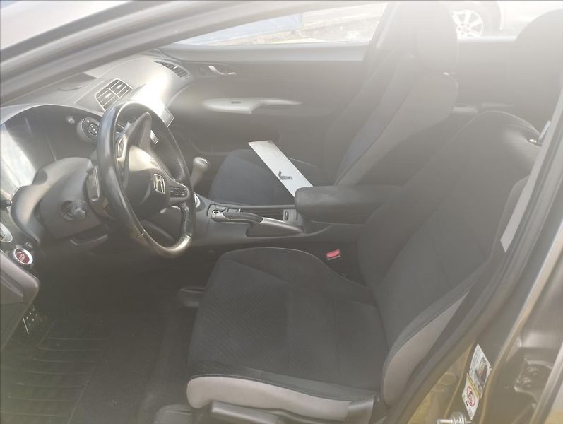 Honda Civic 1,8 V-TEc 103KW AUTOMAT - fotka 8 z 18