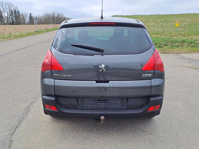 Peugeot 3008 (2010) 1.6 HDi - fotka 6 z 28