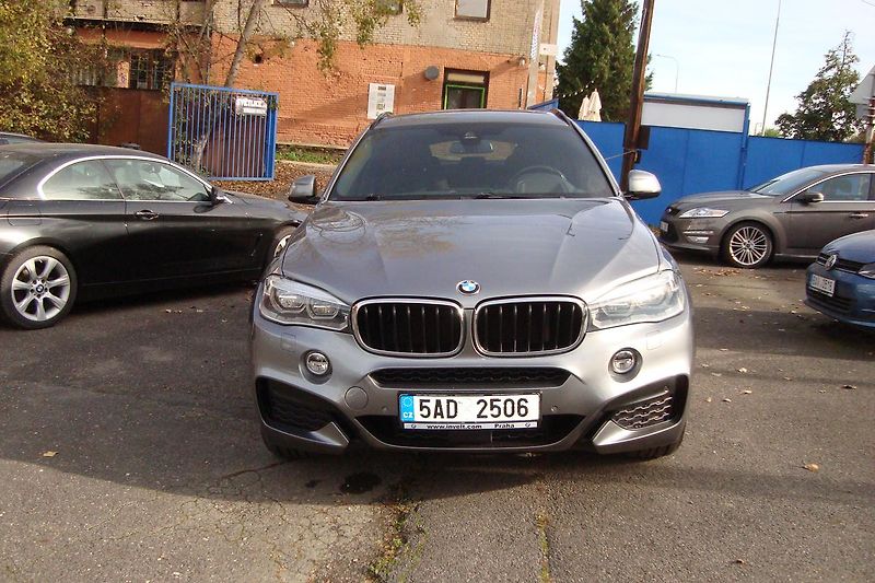 BMW X6 (2015) Xdrive,3.0d,M-Paket,ČR,1.Maj. - fotka 2 z 94
