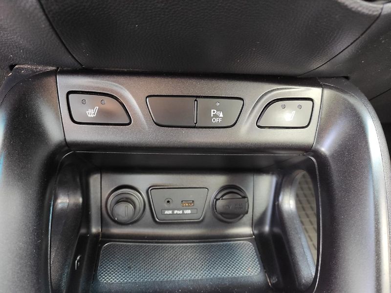 Hyundai ix35 (2014) 1.6i 135k MAN6 TAŽNÉ - fotka 16 z 25