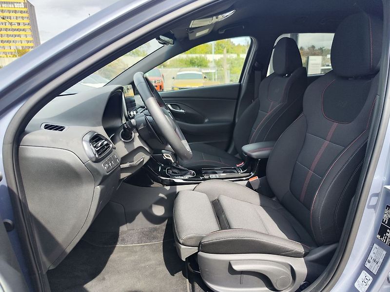 Hyundai i30 1.5 T-GDI/103kW N-Line DCT - fotka 15 z 32