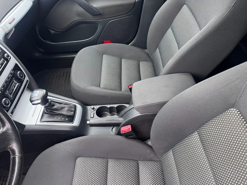 Škoda Octavia (2011) SCOUT 4X4 2,0 TDI 103 AUTOMAT - fotka 26 z 50