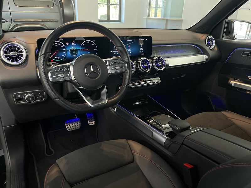 Mercedes-Benz EQB 300 4Matic - fotka 18 z 33