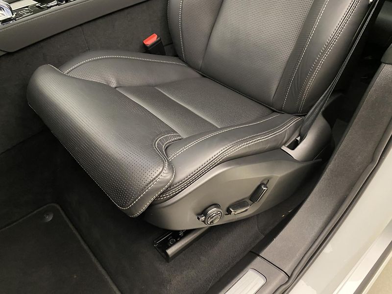 Volvo XC90 T8 RECHARGE BLACK EDITION 7m - fotka 25 z 72