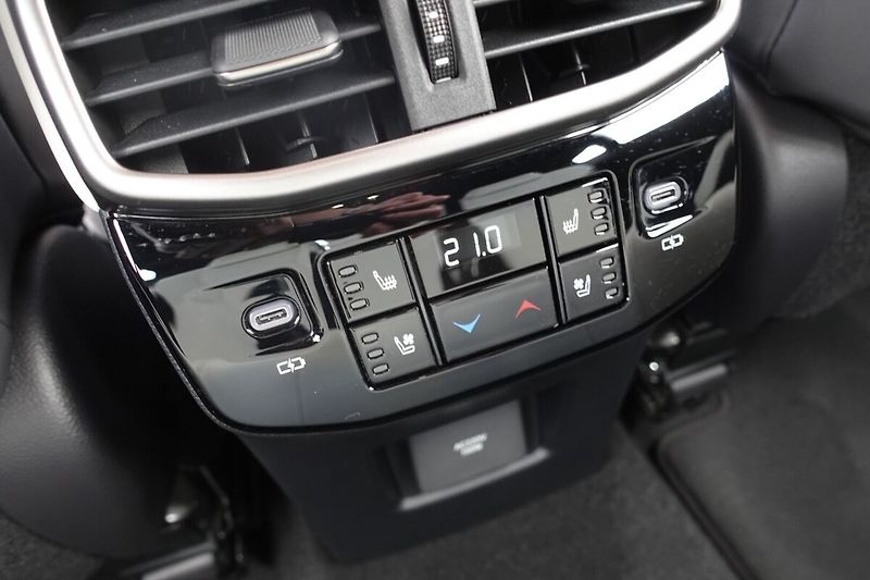 Lexus RX RX500h F SPORT Special Edition - fotka 27 z 38