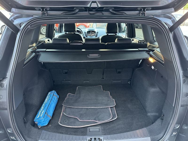 Ford Kuga (2019) 2.0 TDCi ST-Line Xenony AT - fotka 25 z 48