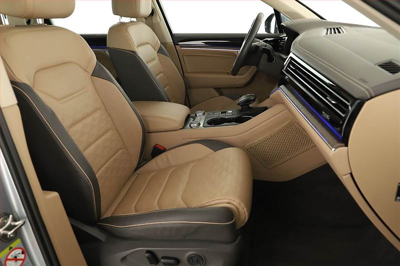 Volkswagen Touareg (2018) 3.0 TDI - fotka 17 z 19