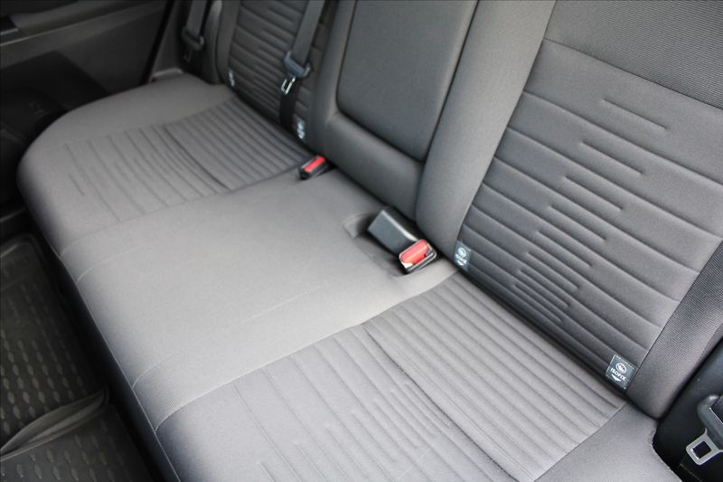 Toyota Auris 1,6 i  NOVÉ V ČR,SERVIS - fotka 22 z 30