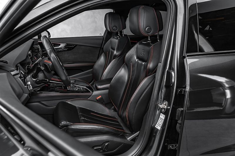 Audi A4 50 TDI quattro S-line - fotka 15 z 24