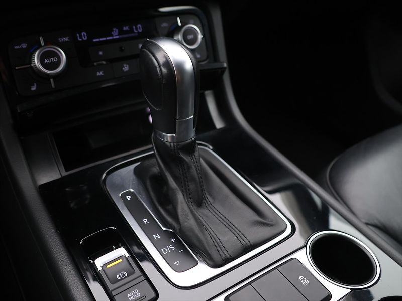 Volkswagen Touareg 3,0 TDI V6 193kW 4x4 Tažné - fotka 24 z 34