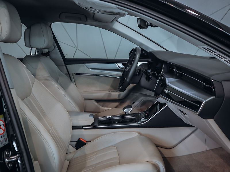 Audi A6 50TDI Quattro ACC Sport - fotka 25 z 28