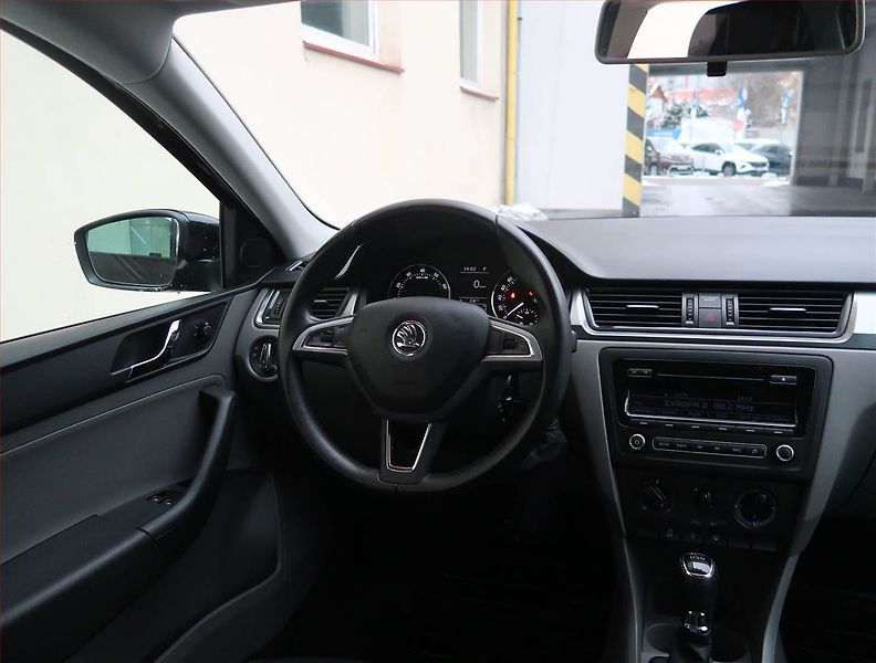 Škoda Rapid (2015) Spaceback 1.4 TSI, Automat - fotka 7 z 16