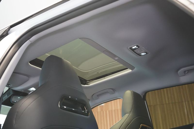 Omoda 5 PREMIUM 1.6 T-GDI DCT - fotka 15 z 28