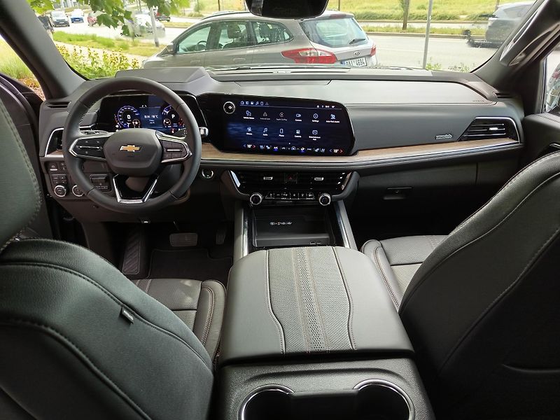Chevrolet Suburban (2026) High Country 2026,AWD,kola 24