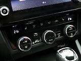 Škoda Octavia 2,0 TDI DSG Soleil - náhled 27