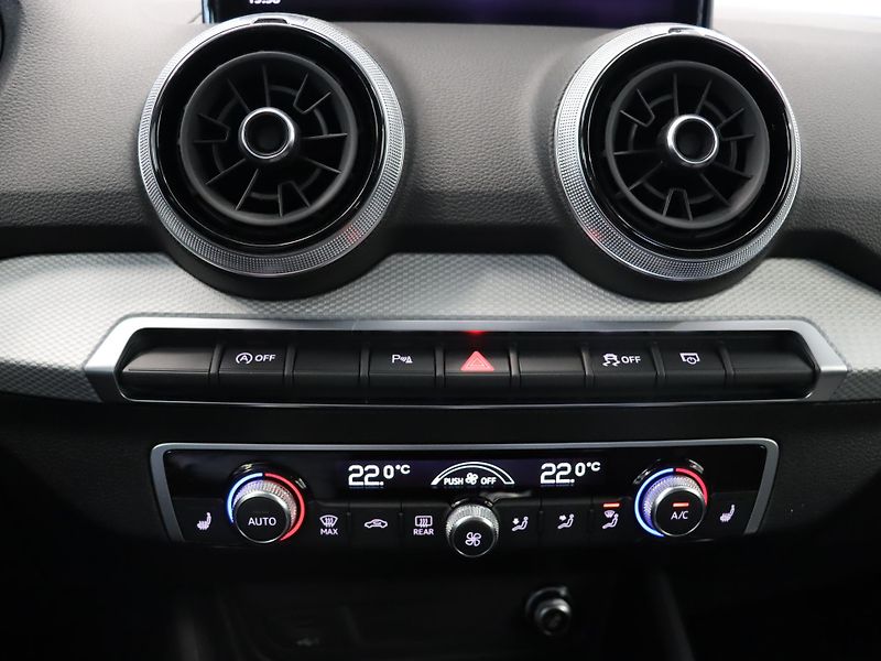 Audi Q2 Advanced 35 TFSI Stronic - fotka 20 z 27
