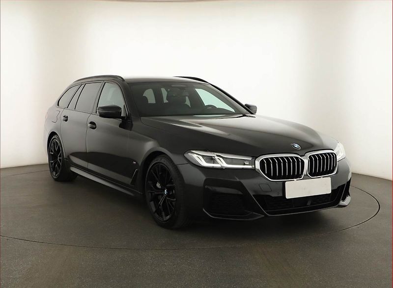 BMW Řada 5 (2023) 530d xDrive - fotka 1 z 21