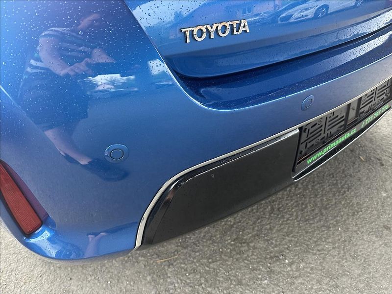 Toyota Auris 1,6 EXCLUSIVE - fotka 25 z 28