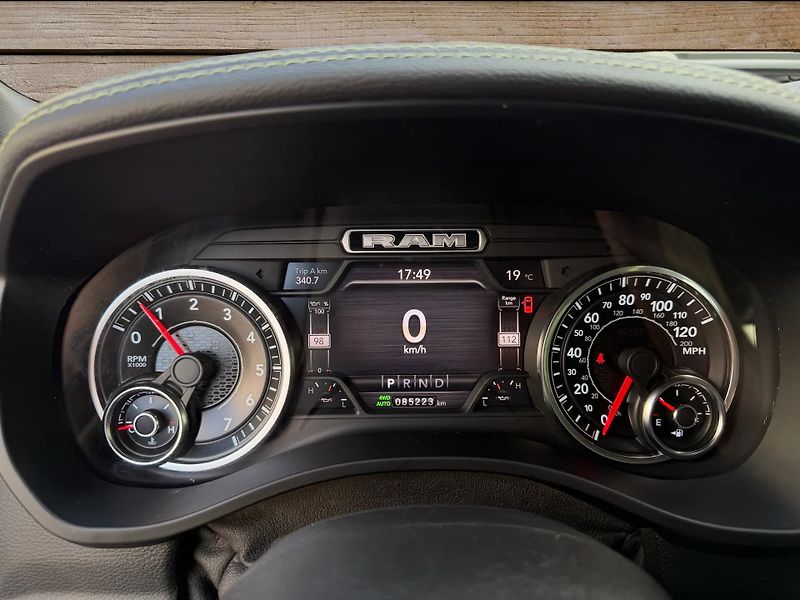 Dodge RAM (2020) +OFFROAD PAKET+LOOK26+HEMI+ - fotka 17 z 21