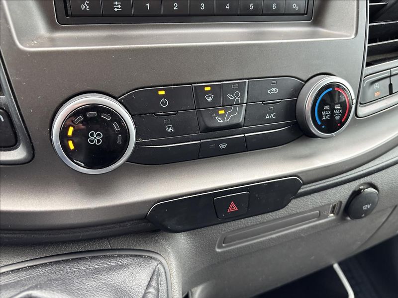 Ford Transit 2,0 EcoBlue Trend Chlaďák L2 - fotka 29 z 35