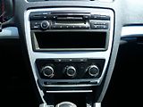 Škoda Octavia (2010) 1.6TDi, ČR, Ambiente, TZ - náhled 13