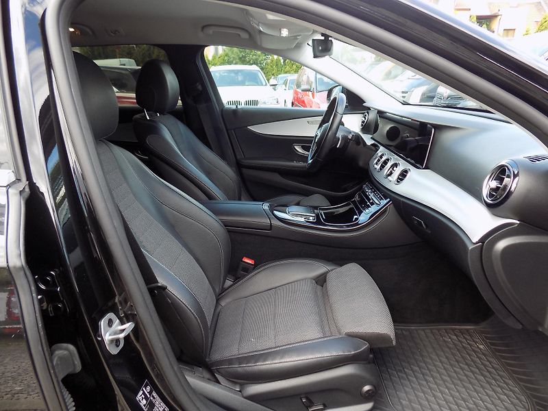 Mercedes-Benz Třídy E 220 D 4MATIC 143 KW TOP!!! - fotka 25 z 40