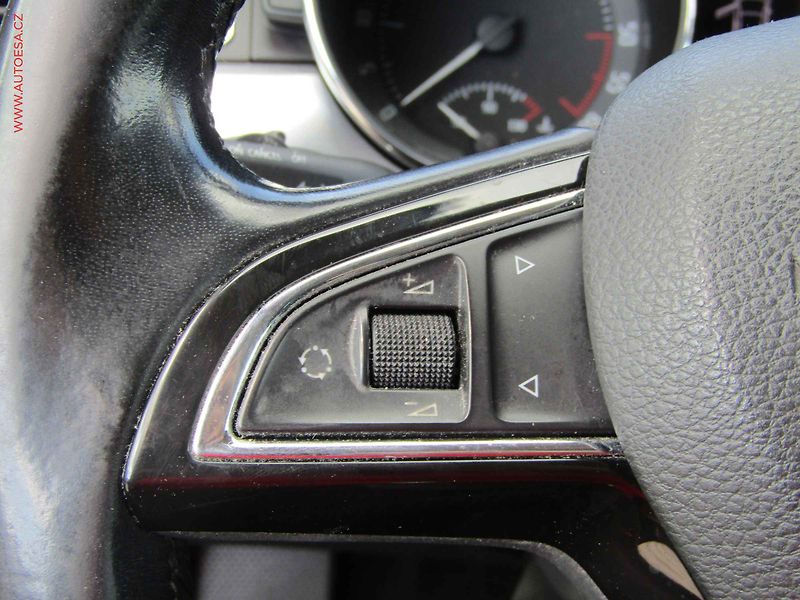 Škoda Superb (2014) 2.0TDi, Bixen, kůže - fotka 18 z 19