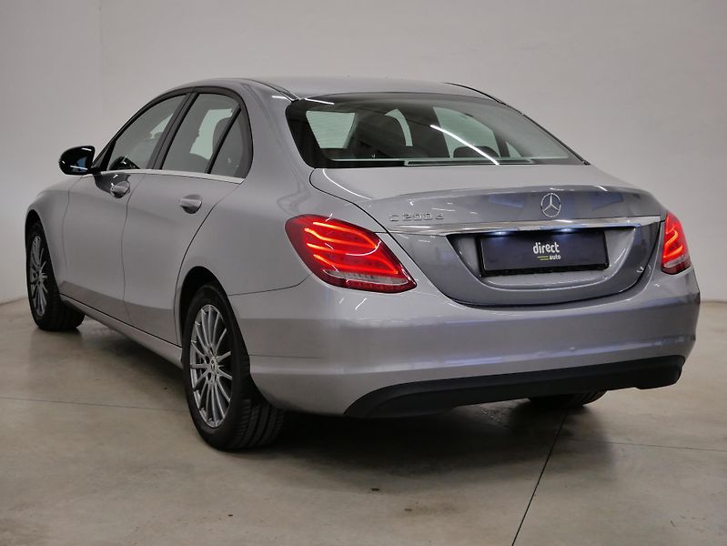 Mercedes-Benz Třídy C - fotka 7 z 25