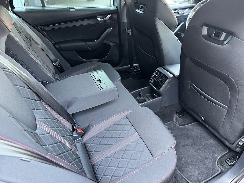 Škoda Octavia (2025) RS 2.0TSi DSG LED Webasto Pano - fotka 22 z 50